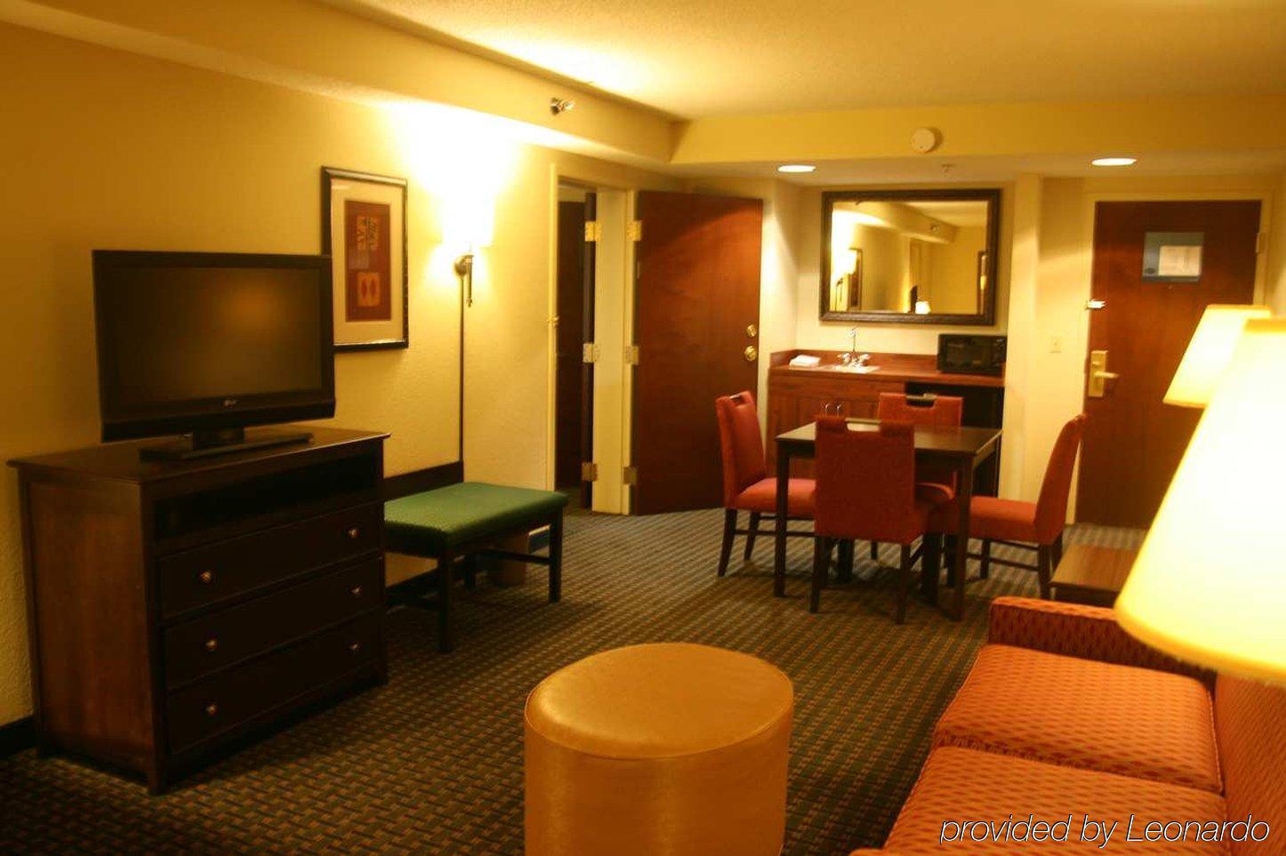 Hampton Inn Princeton Bilik gambar